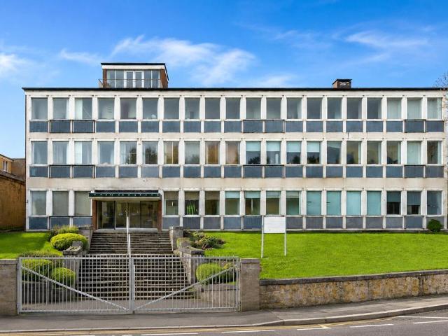 Cadzow Street, South Lanarkshire ML3 3 bed flat to rent £1,395 pcm £322 pw