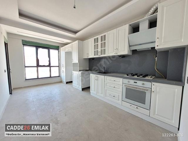 CADDE26 DAN ERTAŞ CADDESİ ÜZERİNDE SİTE İÇİNDE SATILIK 2+1 DAİRE