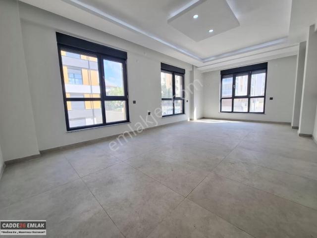 Cadde26 Dan Ertaş Üzeri Site İçi Özel Garajlı Lüks 3+1