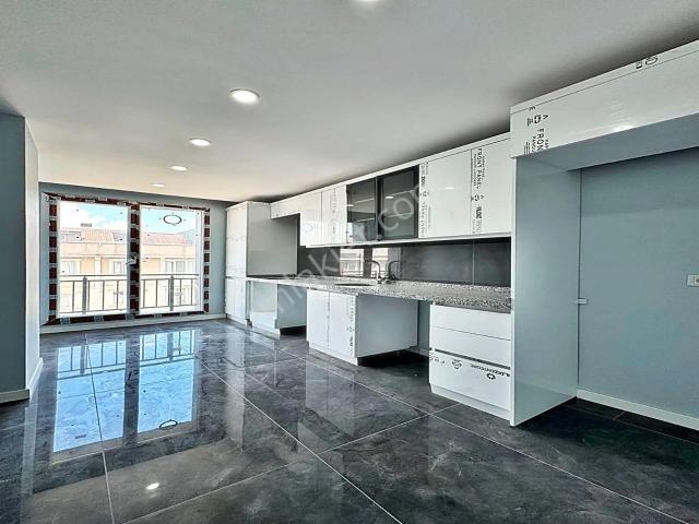 Cadde34 Yapı'dan Beylikdüzü Yakuplu'da Sıfır 4+2 220 M2 Eminevime Uygun Dubleks!