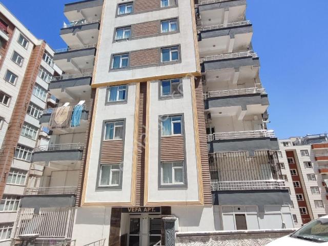 Cadde 17 Emlaktan Satılık 2+1 Giriş