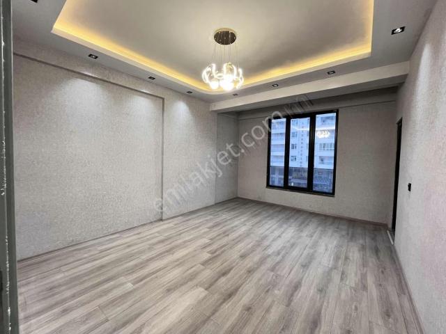 Cadde 17 Emlaktan Satılık 2+1 Yerden Isıtma Lüks Satlık Daire