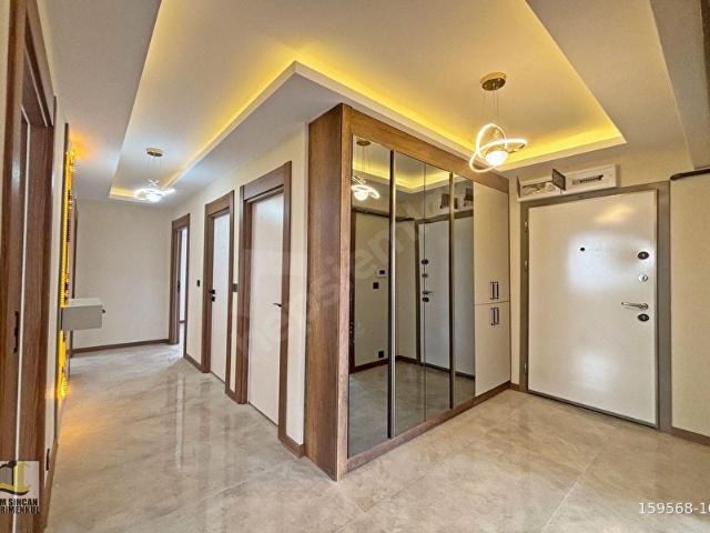 CADDE ÜSTÜ ÖN CEPHE 3.ARA KAT HALİHAZIRDA KOMBİ PETEK CAM BALKON