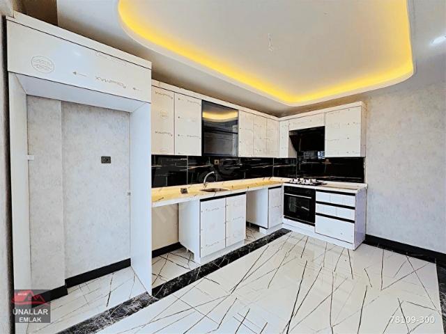 CADDE ÜSTÜ DAİRE! ÜNALLAR EMLAKTAN SATIŞTA