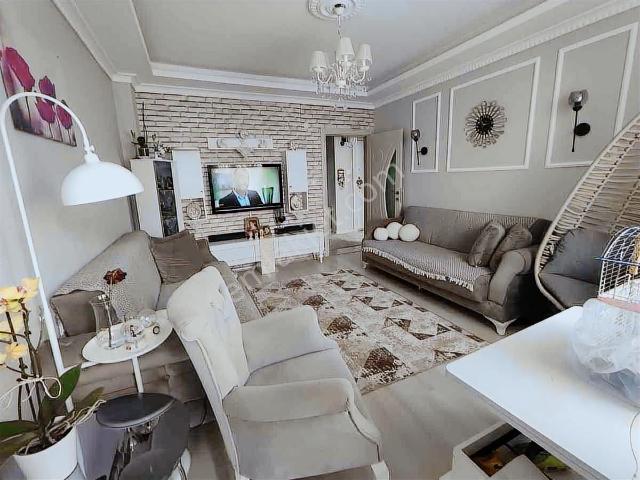 Cadde Üstü İskanlı Teraslı Dubleks 2+1 110 M2