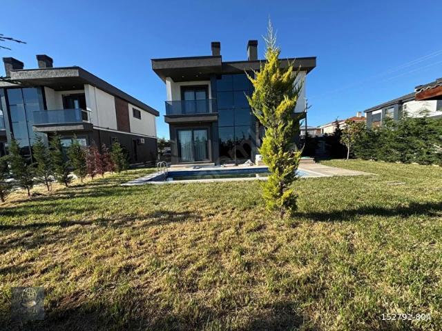 CADDE ÜSTÜ ULTRA LÜX 4+1 550m2 ARSA KULLANIMI MÜSTAKİL HAVUZ