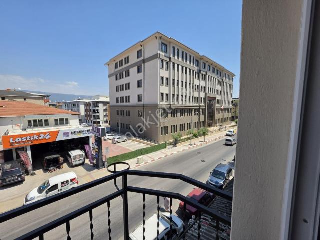Cadde Üstü Yeni Adliye Karşısı Arakat Daire