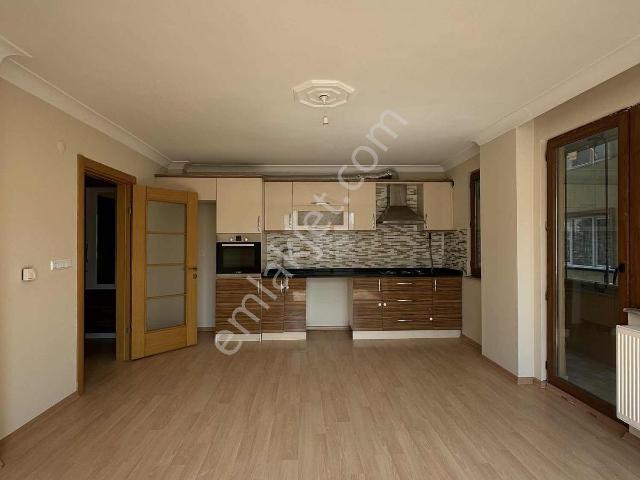 Cadde Üst Kiralık 1+1 Servis Güzergahında Merkezi Konum