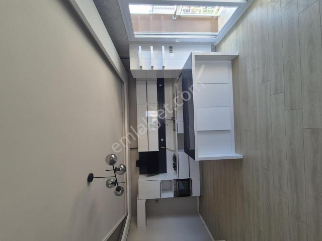 Cadde Üzeri 4+1 Geniş Oturum Cam Balkonlu Havuzlu Satılık Daire