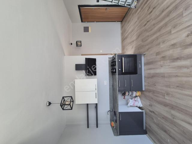 Cadde Üzeri 1+1 Teraslı Klimalı Ve Ankastreli Kiralık Daire