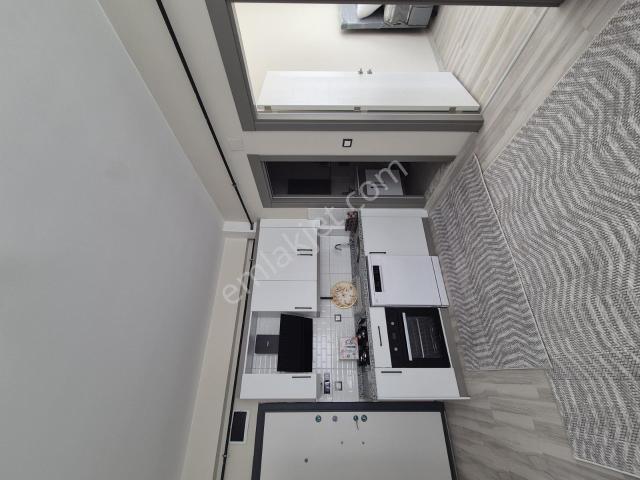 Cadde Üzeri 1+1 Full Eşyalı İlk Oturan Siz Olun Kiralık Daire