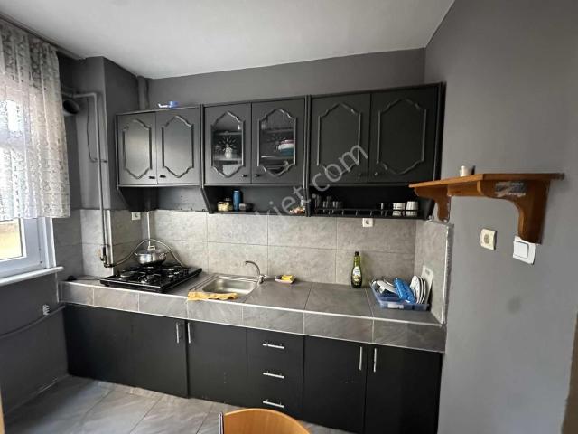 Cadde Üzeri 2+1 Eşyalı Kiralık Daire
