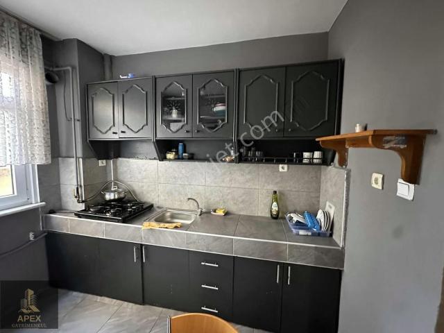 Cadde Üzeri 2+1 Eşyalı Kiralık Daire