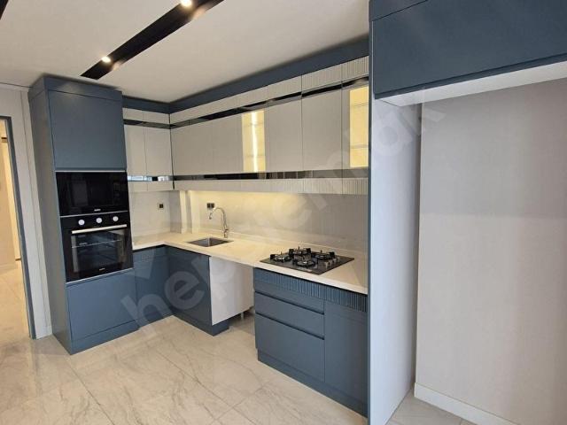 CADDE ÜZERİ 3+1 ULTRA LÜKS AZ KATLI YATAY MİMARİ KİRALIK DAİRE