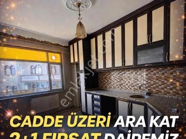 Cadde Üzeri Ara Kat 2+1 Satılık Fırsat Daire