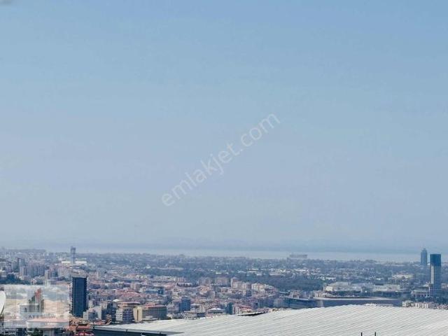 Cadde Üzeri Deniz Manzaralı Arakat Asansörlü Yeni Bina