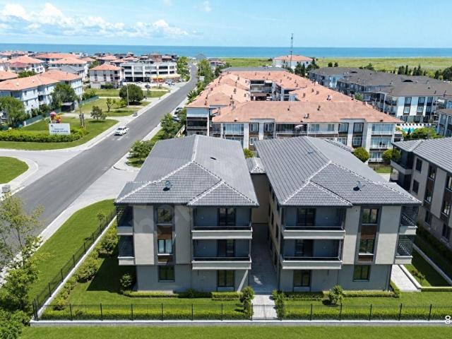 CADDE ÜZERİ HAVUZLU SİTE İÇİ 2+1 KİRALIK DAİRE