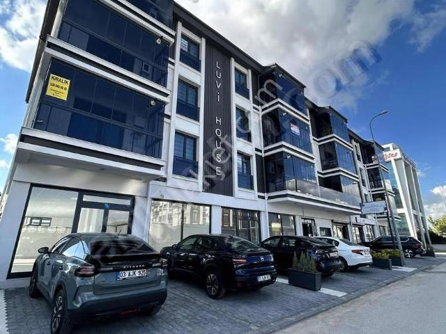 cadde Üzeri Lüks Eşyalı Sıfır 1+1 Kiralık Daire