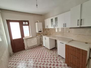 Cadde Üzeri Merkezi Bölgede 3+1 Kiralık Daire