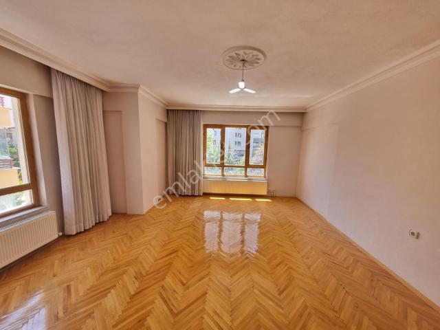 Cadde Üzeri Merkezi Konum Ara Kat 3+1 Kiralık