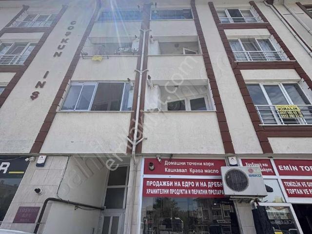 Cadde Üzeri Merkezi Konumda 2+1 Kiralık Daire