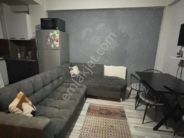 Cadde Üzeri Muhtarlık Karşısı Eşyalı Kiracılı Satılık 1+1 Daire