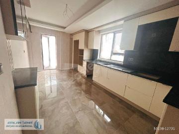 CADDE ÜZERİNDE ULTRA LÜKS YAPILI SIFIR 4+1 DAİRELER