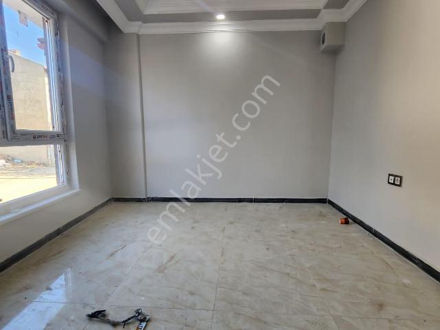 Cadde Üzeri Son Fırsat!  Satılık 2+0 Apart  67 M2 d240