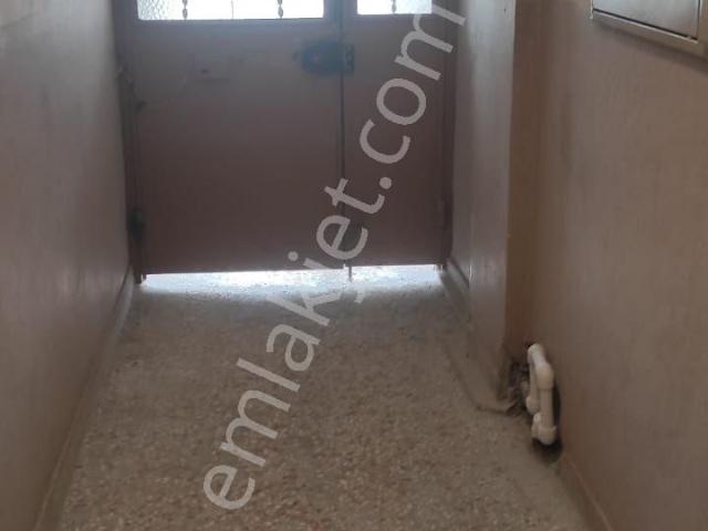 Cadde Üzerinde Yarı Zemin 80m2 Daire Mustafakemalpaşa Da