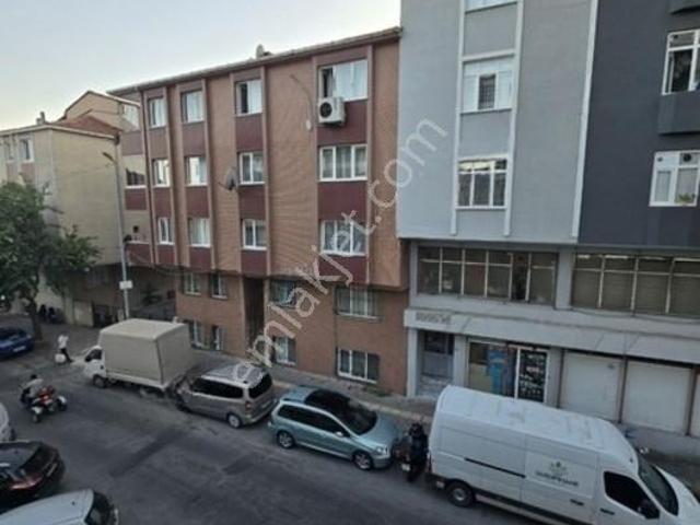 Cadde Üzerinde Geniş 2+1 Daire!
