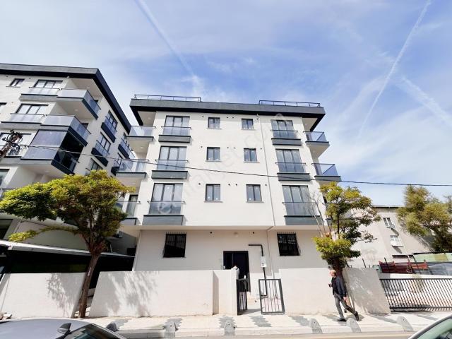 Cadde Üzerinde Otoparklı 3+1 Üst Dubleks Daire