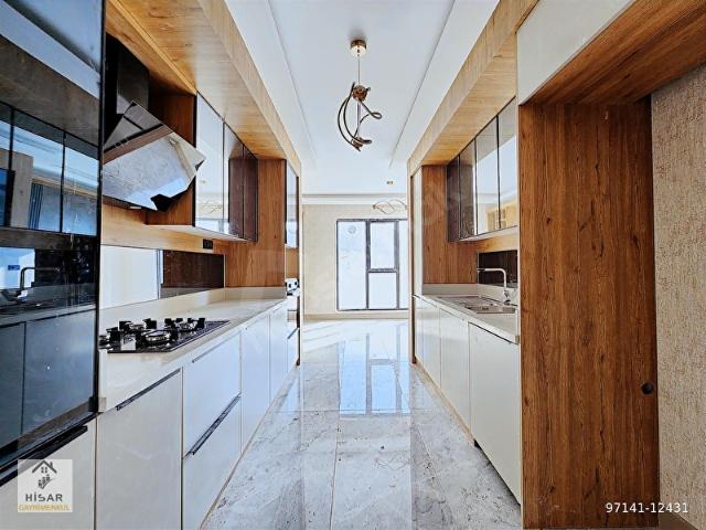 CADDE YANI ÇİFT BALKONLU YEMEK ODALI GENİŞ 4+1 SATILIK DAİRE