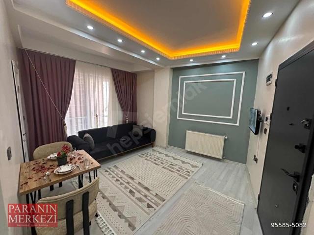 CADDE YANI YENİ BİNA 1+1 ARA KAT METRO METROBÜS 8 DK