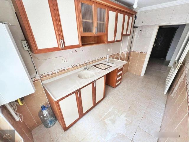 Cadde Yakını Ara Katta İskanlı Krediye Uygun Satılık 2+1