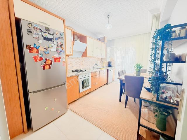 Cadde Yakını Katta Masrafsız 3+1 Krediye Uygun Site Dairesi