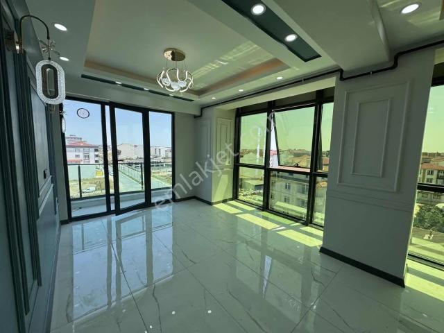 Cadde Cephe Hastane Yakını Ultralüks 1+1 Ön Cephe
