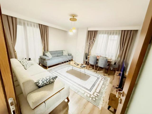 Cadde Dibinde 3.kat K.otoparklı Fullsıfır Eşyalı 2+1 Ayrı Mutfak
