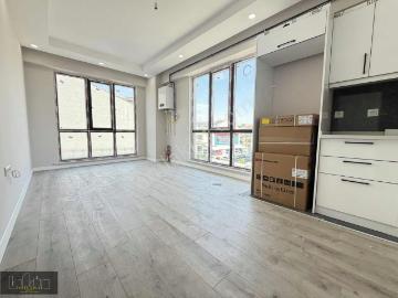 Cadde Emlak İnönü Mah Muammer Aksoy Caddesinde Site İçi 1+1 4 Kt