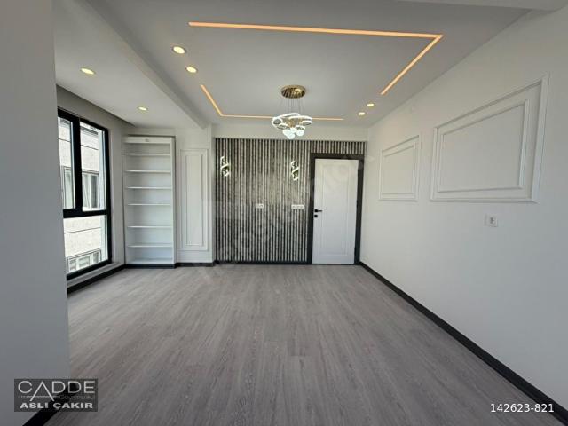CADDE GAYRİMENKUL'DEN KAPAKLI DEVLET HASTANESİ KARŞISI 2+1 DAİRE