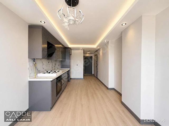 CADDE GAYRİMENKUL'DEN KAPAKLI MERKEZ PLAZA'DA 1+1 DAİREOFİS