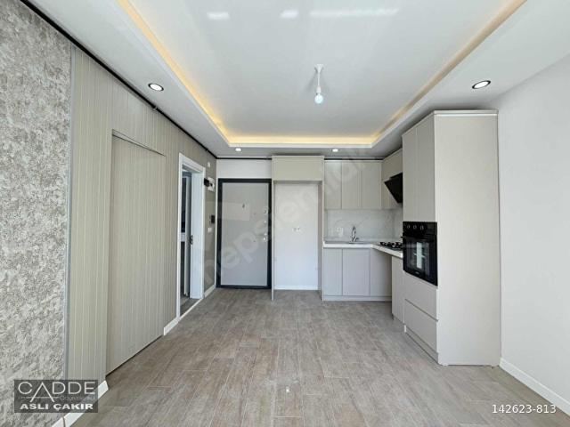 CADDE GAYRİMENKUL'DEN KAPAKLI MERKEZİ KONUMDA LÜKS 1+1 DAİRE