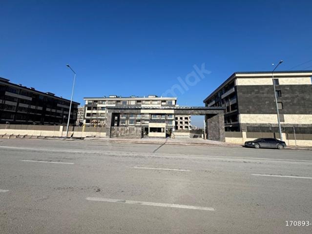 CADDE MASLAK'TA ULTRA LÜX 4,5+1 ARA KAT SATILIK DAİRE