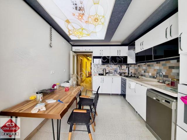 Cadde Paraleli Arakat Full+full Yapılı 2 banyolu Kök Tapu 3+1