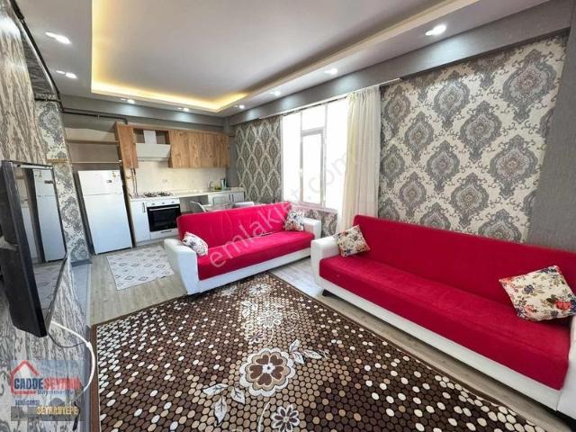Cadde Seyrandan Kiralık 1+1 Eşyalı