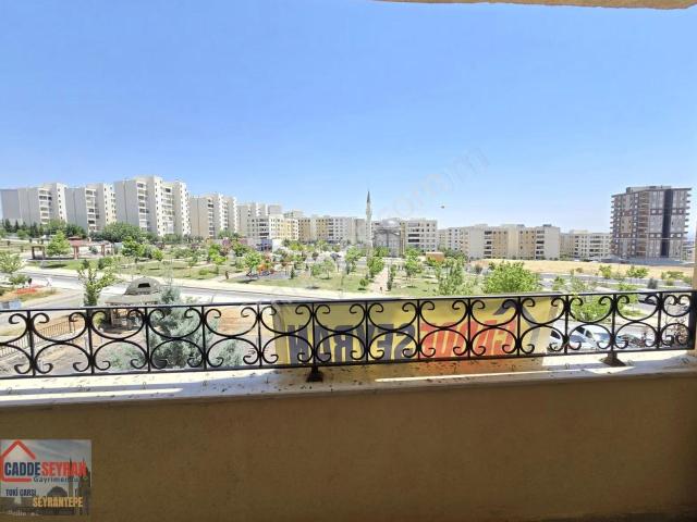 Cadde Seyrandan Satılık 2+1 Sarı Toki 97m2 Arakat Park Cepheli