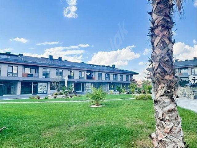 CADDENİN EN PRESTİJLİ PROJESİNDE,GENİŞ ALANA SAHİP,SIFIR 1+1