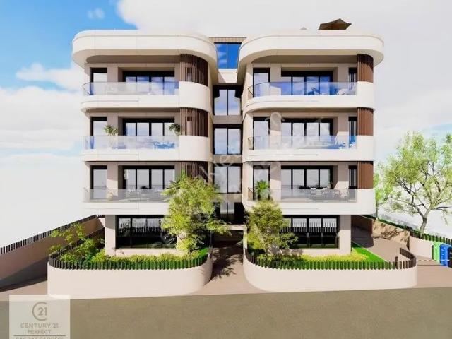 Caddebostan Yalı Parselinde Az Katlı Binada Satılık 4+1