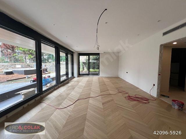 CADDEBOSTAN YALI PARSELİNDE 3+1 140M2 NET 55M2 BAHÇE KULLANIMLI ULTRA LÜKS