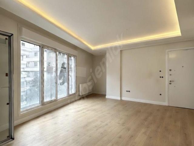 CADDEBOSTAN MUHTARLIĞININ SOKAĞINDA 68m2 NET 2+1 KOMBİLİ BALKONLU SIFIR