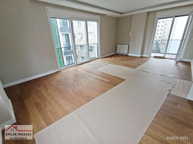 Caddebostan Ömerpaşa Caddesi Üzerinde Yeni Binada 3+1 Daire EMLAK MASASI